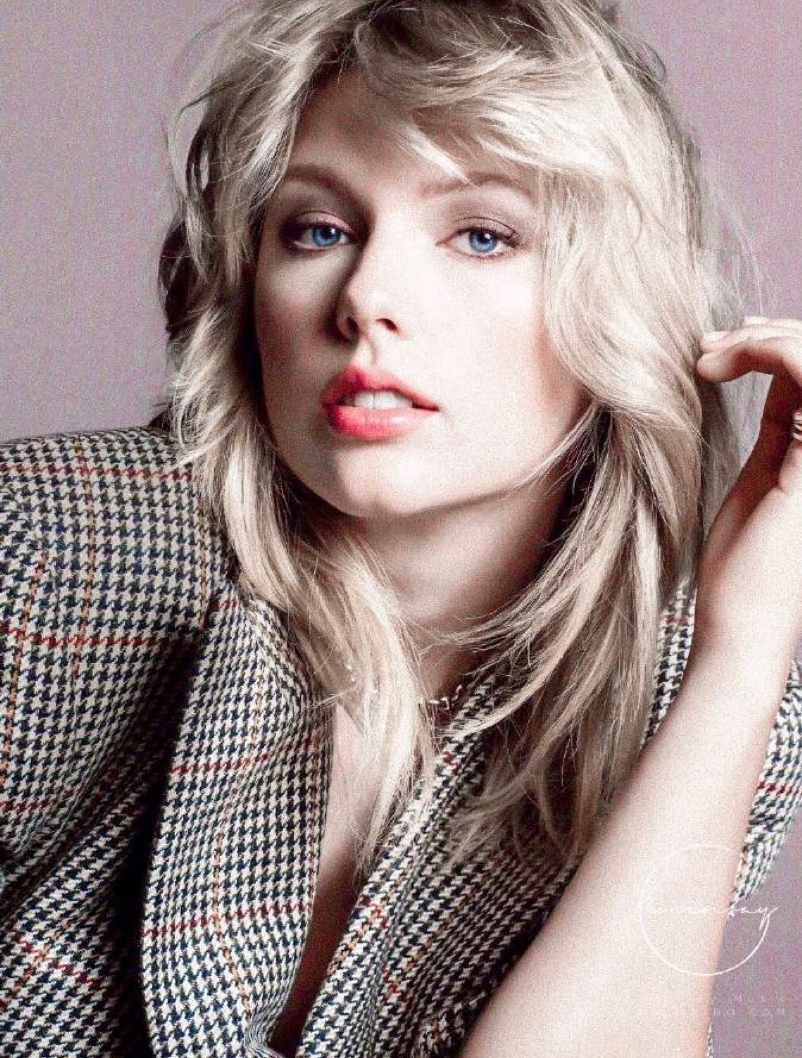 霉霉最新動態(tài)揭秘，科技新品引領(lǐng)生活新潮流！