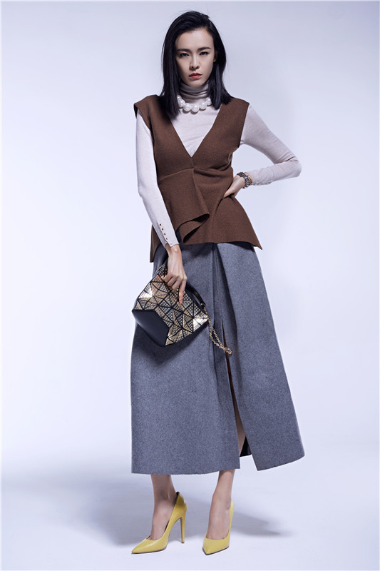 李艾最新時(shí)尚照片，時(shí)代先鋒的印記風(fēng)采