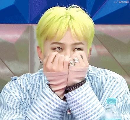 耐克最新海報(bào)引領(lǐng)運(yùn)動(dòng)風(fēng)尚，激發(fā)無(wú)限潛能，展示時(shí)尚力量