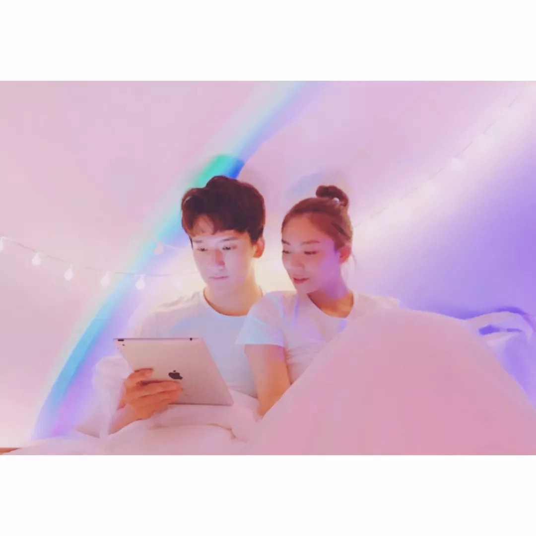 最新白邊情侶頭像2024，愛的日常趣事與甜蜜瞬間