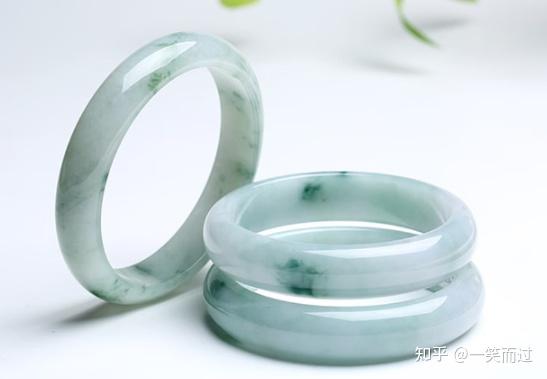 2024最新款手鐲,探秘小巷中的寶藏，2024最新款手鐲