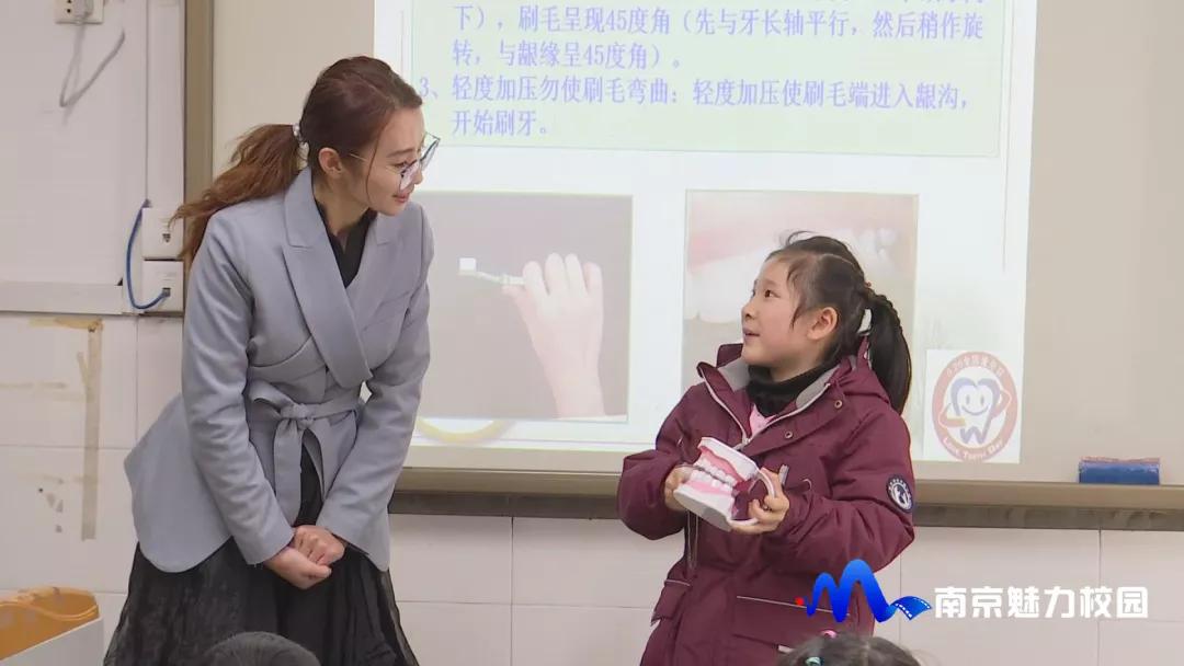 幸福一百公司最新動態(tài)，家的溫馨與友情的綻放同步展現(xiàn)