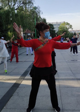 最新廣場舞火了，美了美了舞動風采