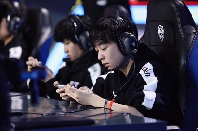 KPL秋季賽最新戰(zhàn)報(bào)，賽場風(fēng)云激蕩，觀點(diǎn)探析全面呈現(xiàn)