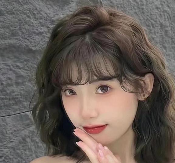 2024最新女式短發(fā)發(fā)型，展現(xiàn)自信與美麗的青春風(fēng)采
