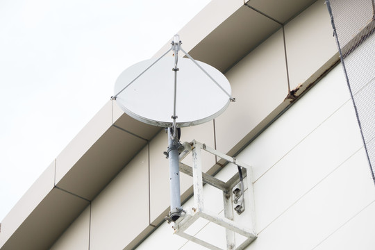 技術(shù)革新與觀眾體驗(yàn)，電視最新天線觀點(diǎn)碰撞記