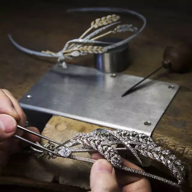 首飾最新技術(shù)，友情的溫馨陪伴與故事