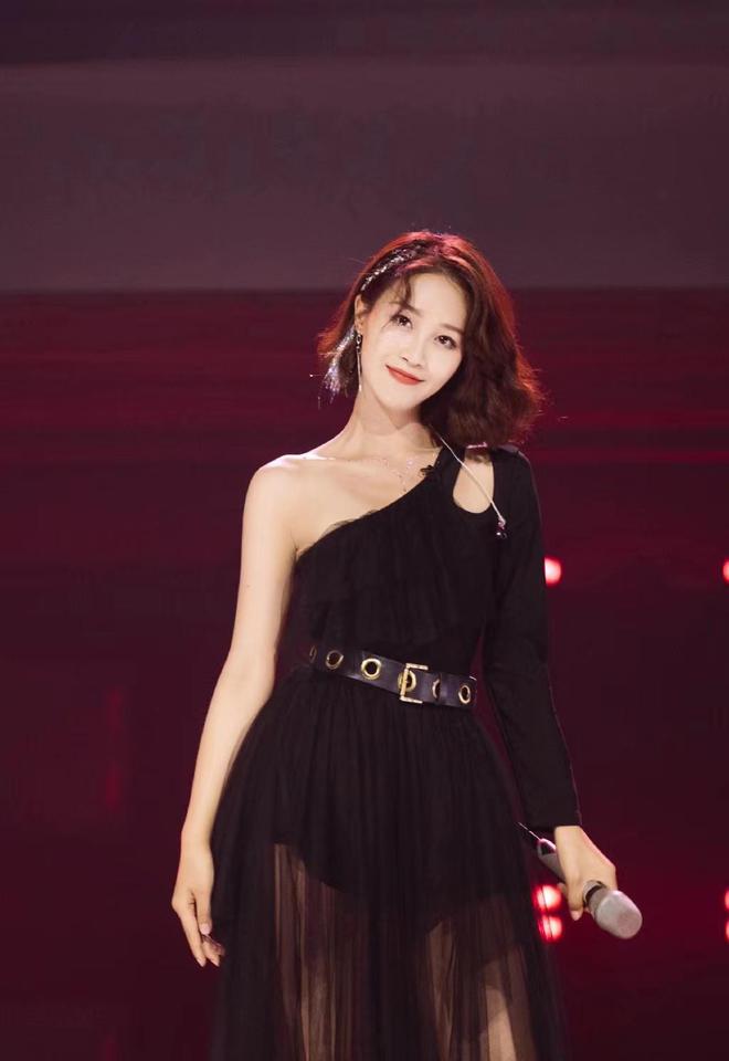 藍盈瑩最新動態(tài)，演技與公眾形象的閃耀碰撞