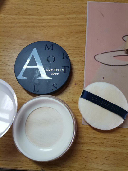 最新散粉測評，與自然美景同行，尋找內(nèi)心的寧靜與平和的妝容秘籍