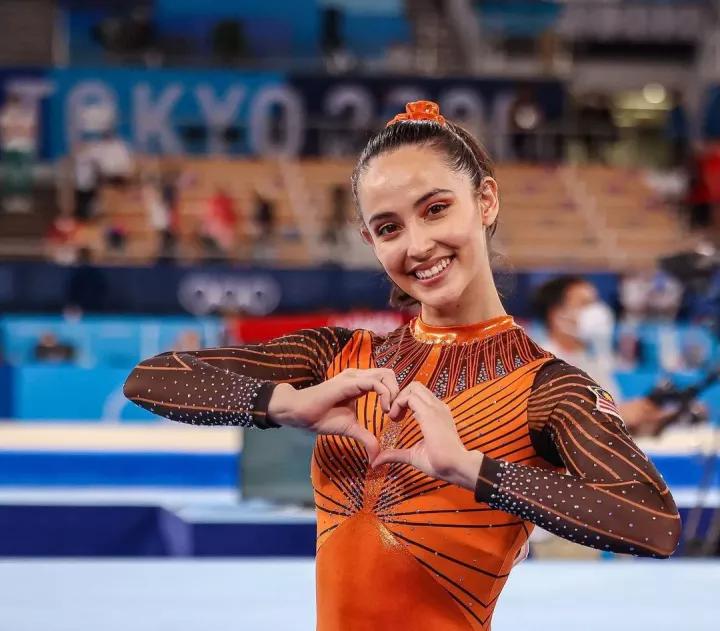 最新法拉女神與大自然美景的邂逅，內(nèi)心平和的追尋