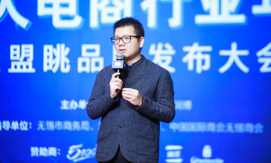 方凱雷最新,方凱雷最新動態(tài)，探索科技前沿，引領(lǐng)行業(yè)創(chuàng)新