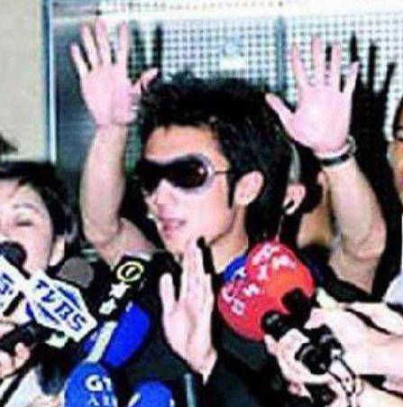 科技力量重塑明星形象，全新智能科技產(chǎn)品介紹