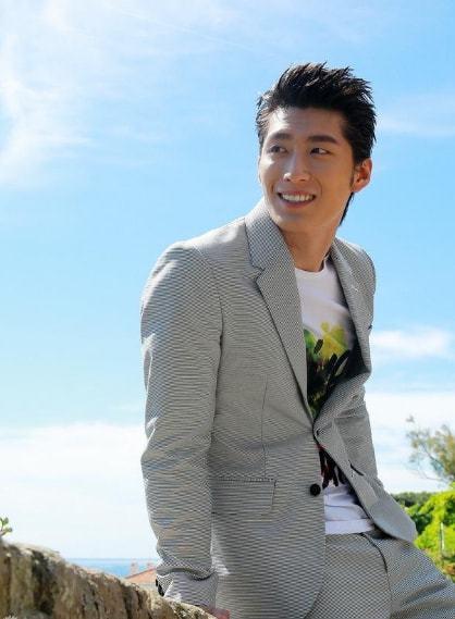 揭秘演員張博背后的神秘愛情故事，與妻子的娛樂圈愛情故事曝光