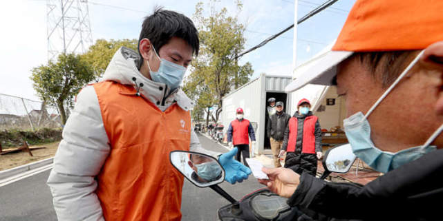 疫情下的宅家生活，體驗(yàn)趣事與友情的溫暖紐帶