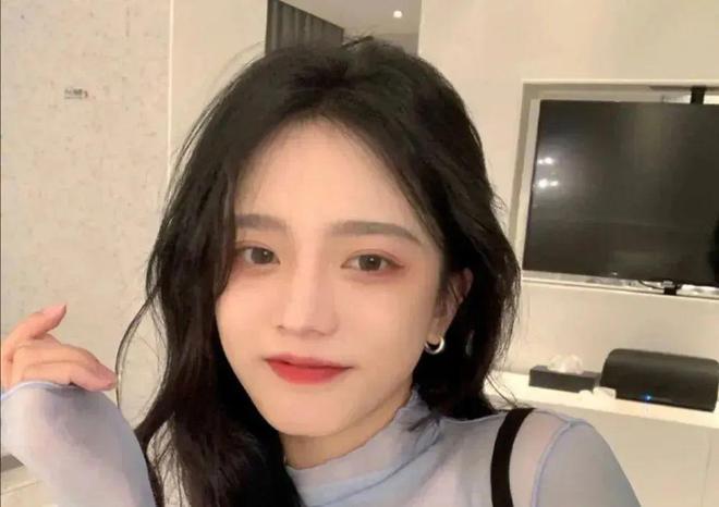 最新長(zhǎng)發(fā)美女視頻，心靈與自然的絕美之旅