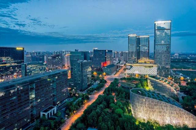 天府新區(qū)視高新項目，家的溫馨與友情的綻放地