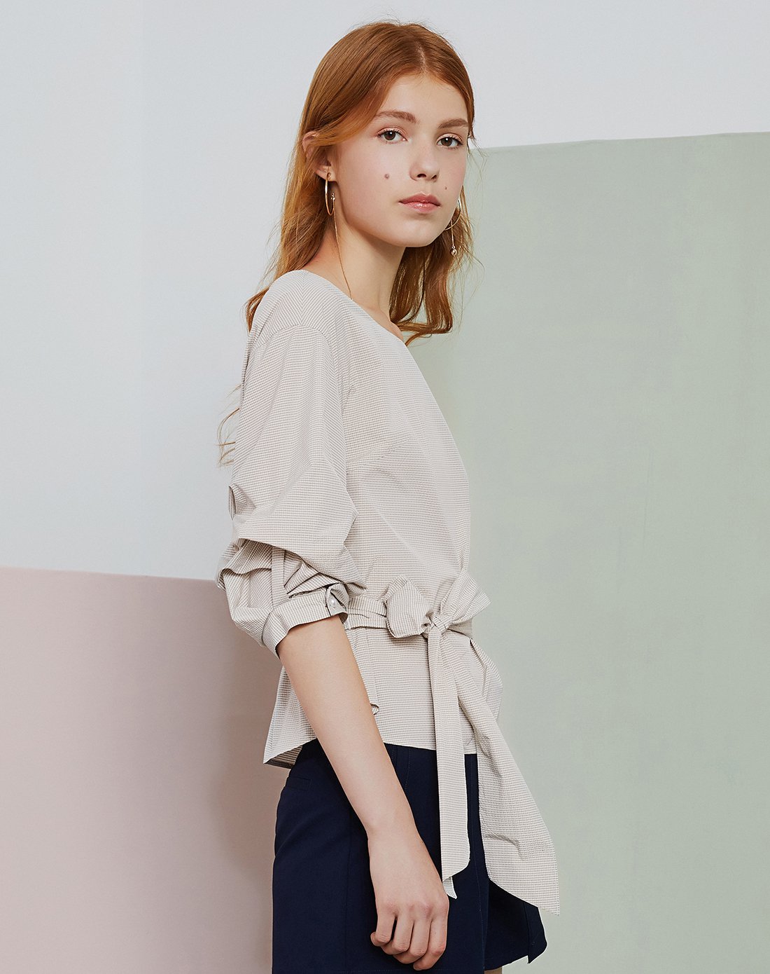 紅袖新款服飾，時尚自信之源，引領風尚變化之路