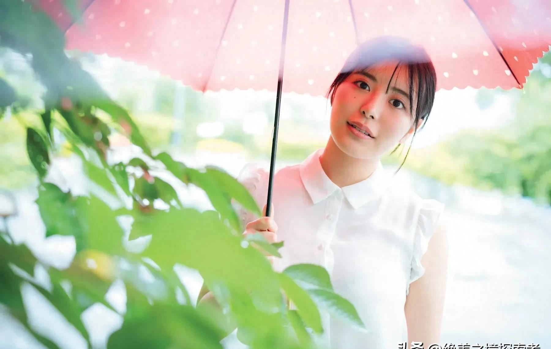 科技新品重塑時(shí)尚舞臺，模特泳裝比賽體驗(yàn)未來魅力之旅