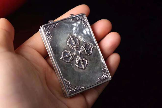 佛牌明星的成長之路，一路學習，自信閃耀