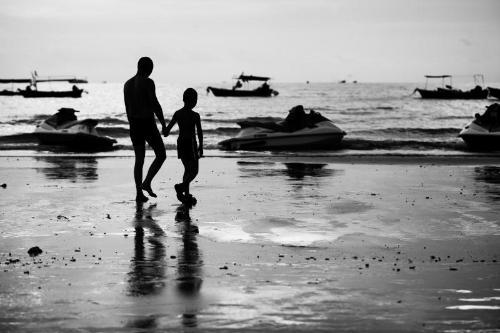 最新春秋旅行社旅游報(bào)價(jià)揭秘，小巷中的隱藏寶藏，啟程未知旅行魅力探索之旅