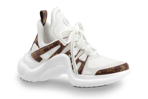 最新款LV女鞋登場，時尚巔峰之作閃耀亮相