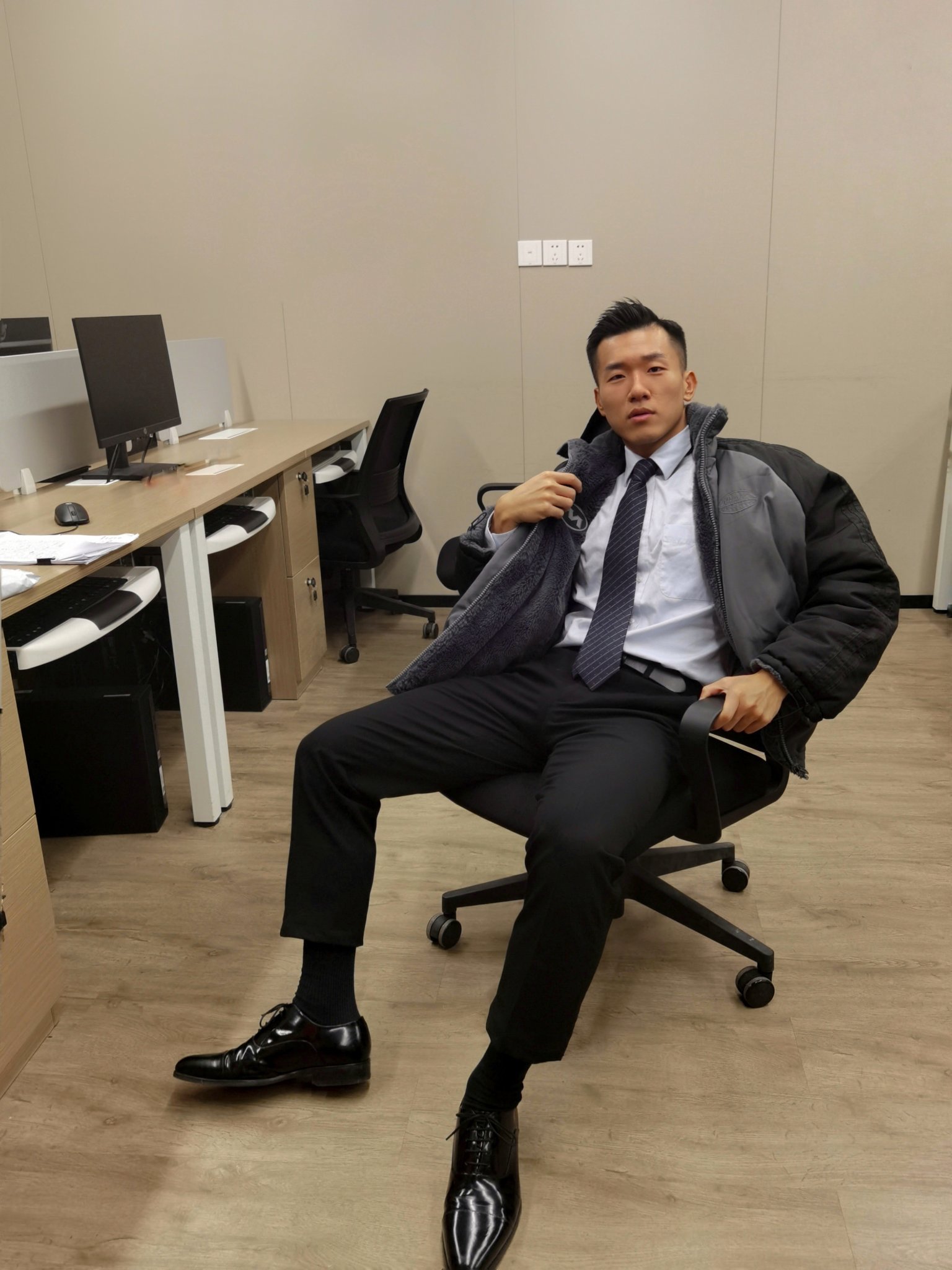 呆叔最新風采，新晉時尚偶像引領潮流新風尚