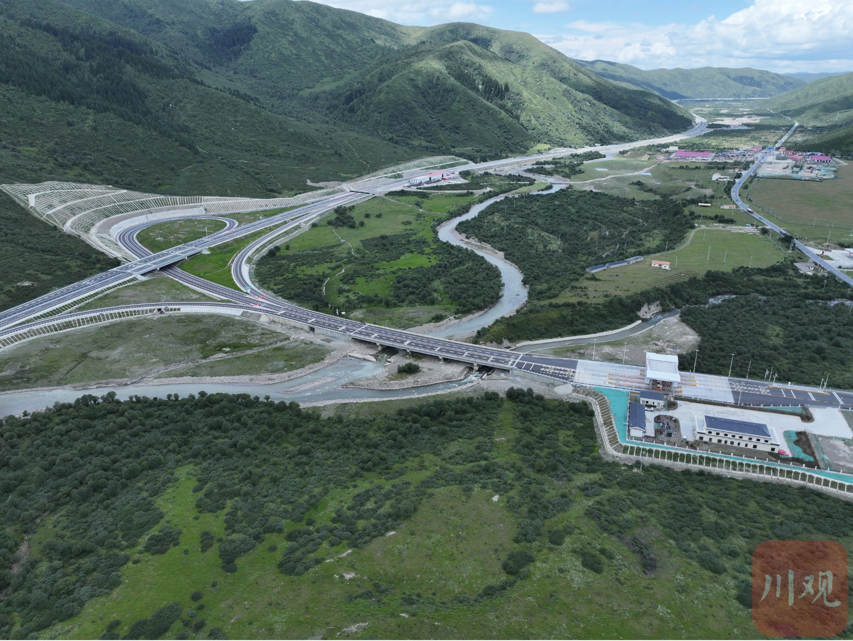 川藏高速最新進(jìn)展，一路向前，成就夢(mèng)想的賽道之路
