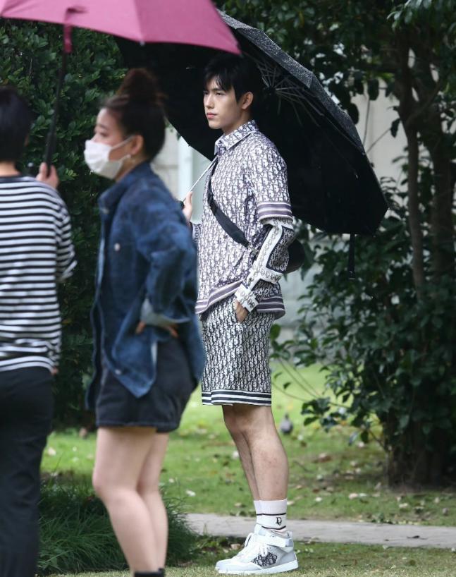 突嘴明星的獨特魅力，面部特征塑造個人風(fēng)采