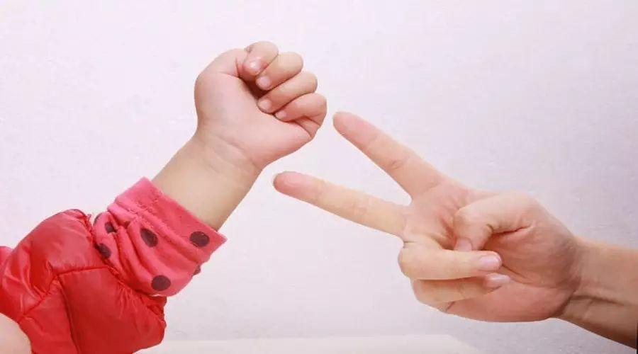 幼兒大班最新趣味手指游戲集錦，玩轉(zhuǎn)手指游戲，快樂成長！