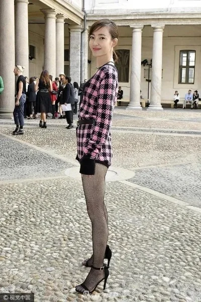 明星絲襪微博，變化中學習，自信成就夢想之路