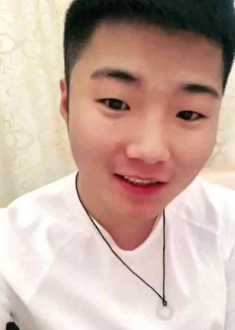 白小白最新時(shí)尚活力照片曝光，捕捉魅力瞬間