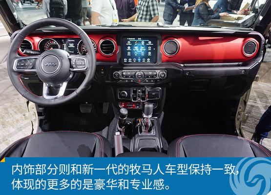 最新WWE狂野角斗士，熱血激戰(zhàn)，榮耀歸來！