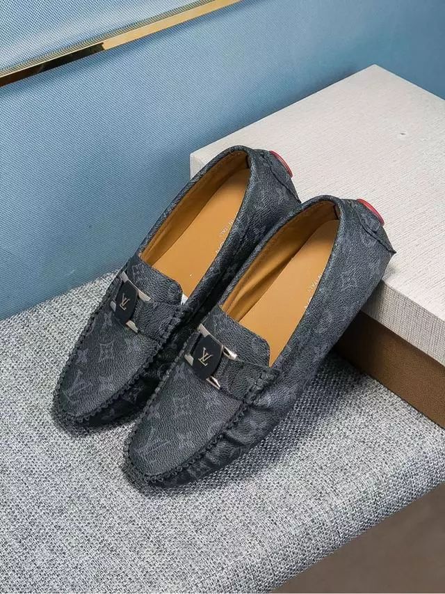 LV最新男鞋，時尚之選，情感之絆