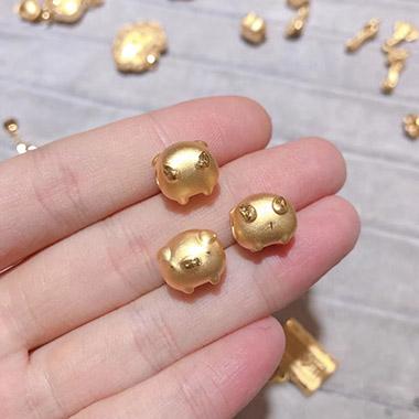 最新黃金價格動態(tài)，小巷深處的黃金秘密