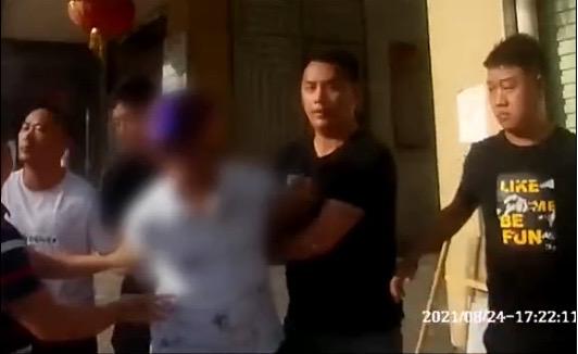 高科技引領(lǐng)偷窺新潮流，最新偷窺視頻獨(dú)家呈現(xiàn)