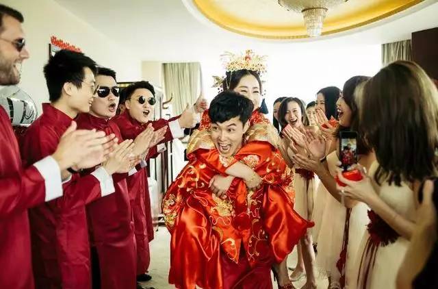 婚禮搶親游戲最新，愛的狂歡與友情紐帶，創(chuàng)意無限，歡樂無限！