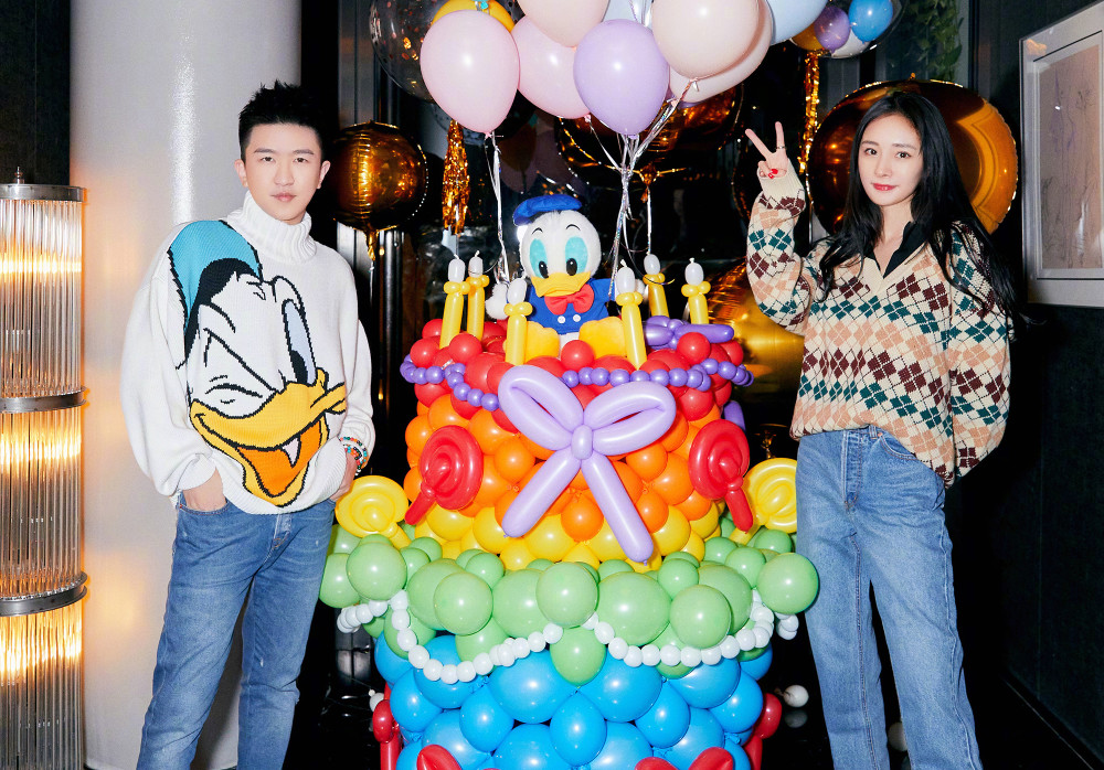 最新生日圖片分享，小巷深處的特色小店，生日探索之旅啟程！