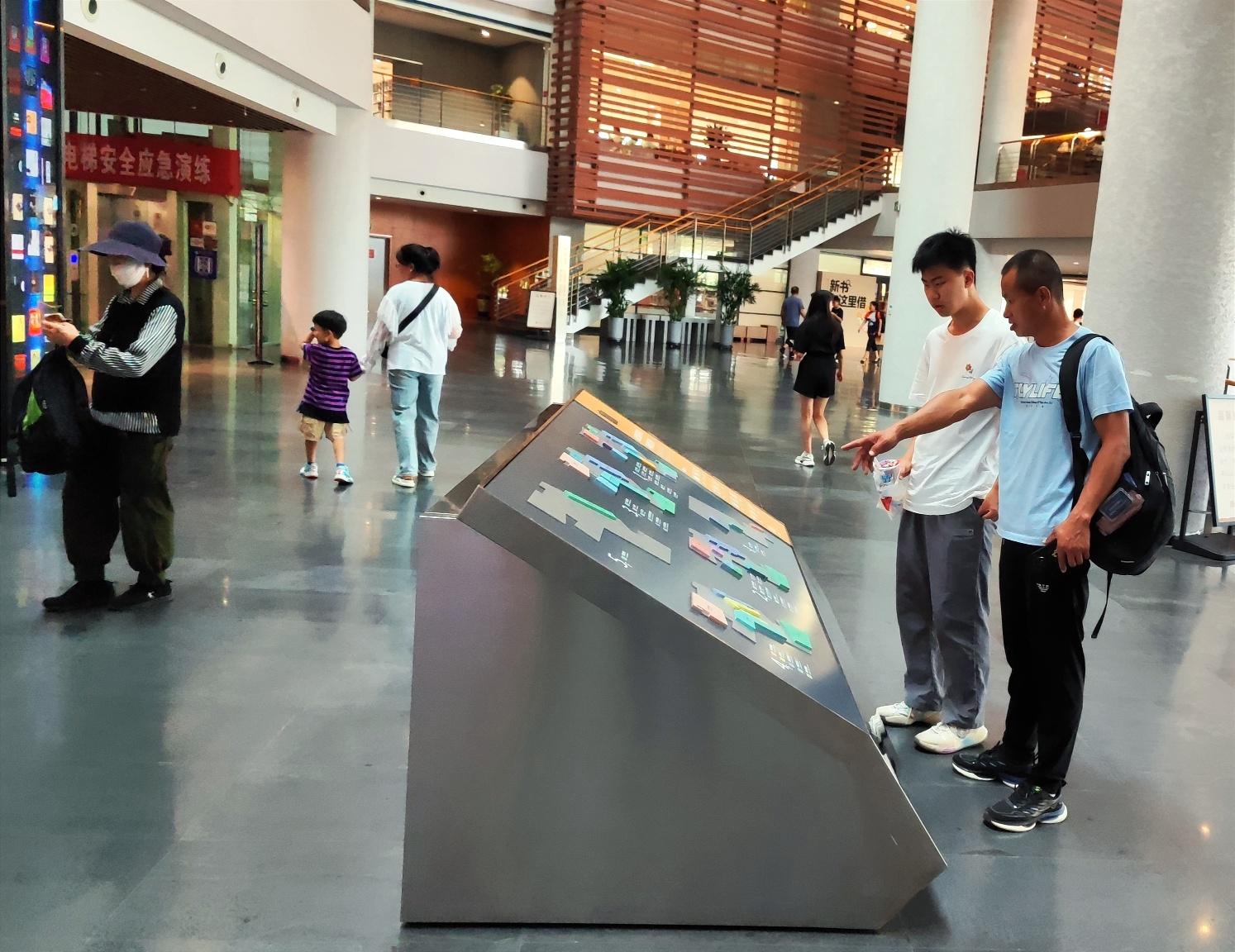 最新圖書(shū)信息，價(jià)值與爭(zhēng)議并存的影響探討