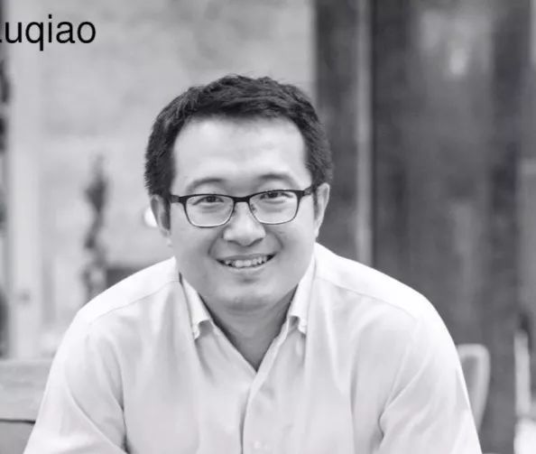 何匡最新女友，變化的力量與自信成就之路的見(jiàn)證者