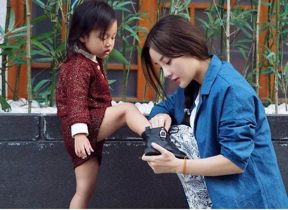 李小璐最新眼睛照片，科技魅力下的視界革新之美