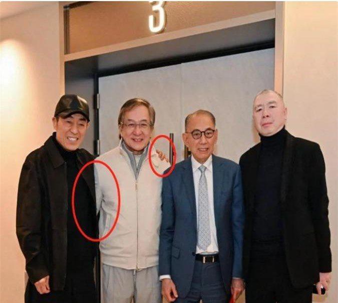 成龍最新動態(tài)揭秘，小巷深處的驚喜探索之旅（2025年）