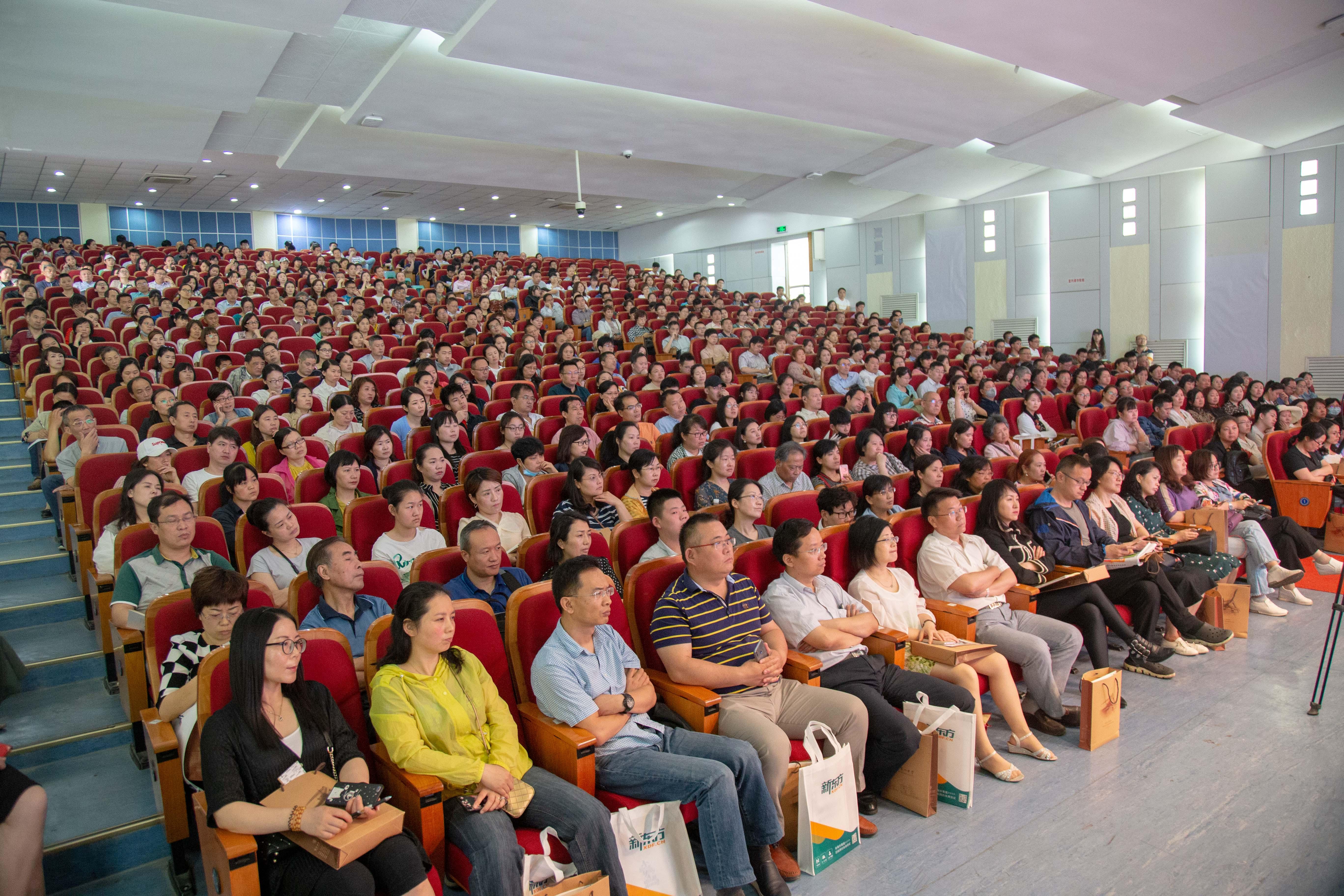 最新直播熱潮，變化中的學(xué)習(xí)，自信與成就的力量