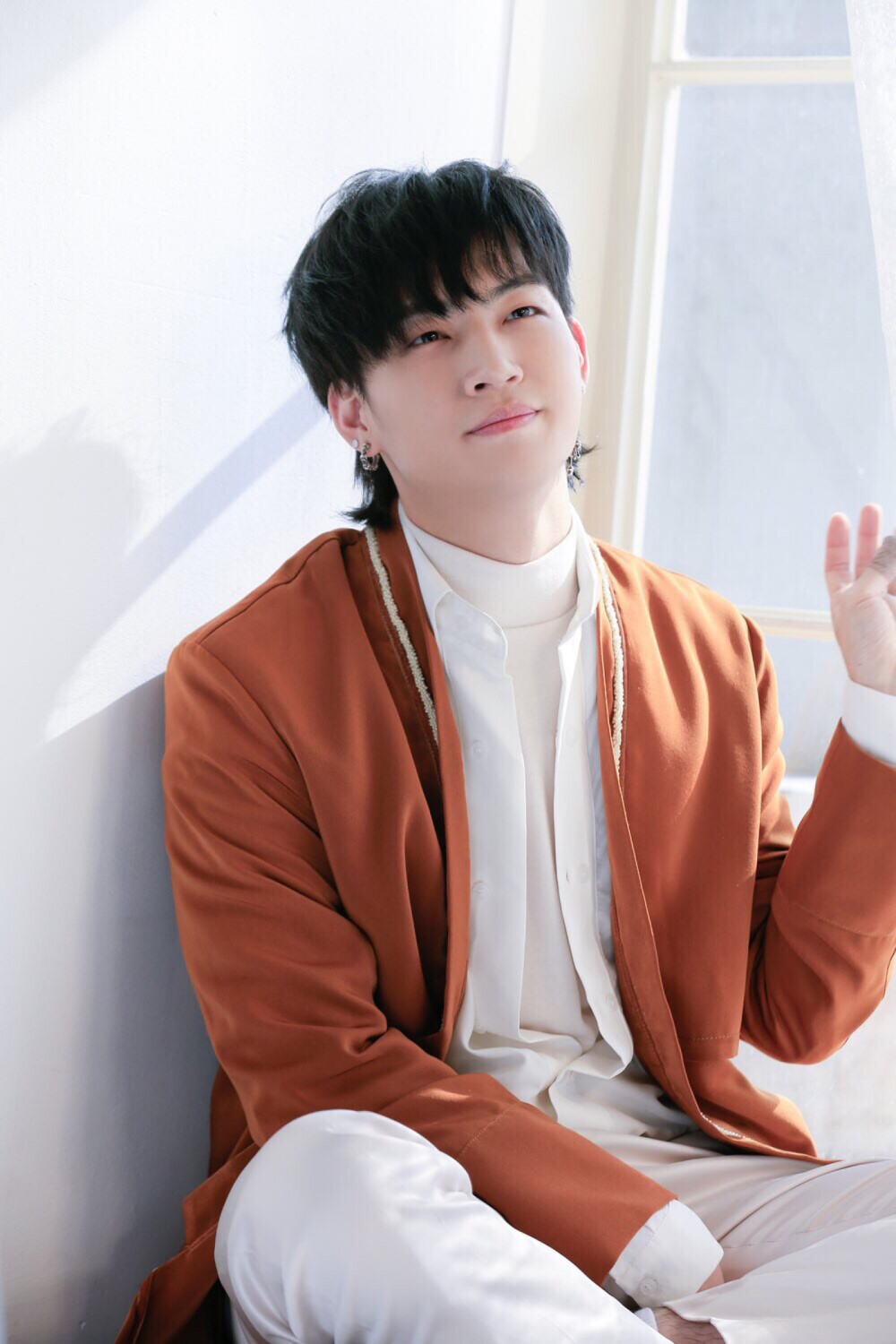 最新JB動(dòng)態(tài)，觀點(diǎn)闡述與深度分析