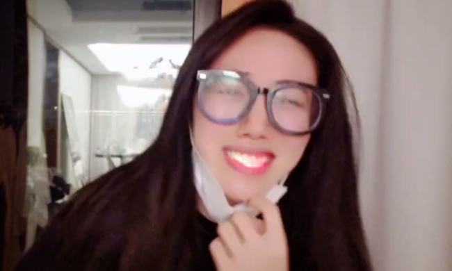 小董最新潮流風(fēng)采揭秘，引領(lǐng)潮流魅力無限！