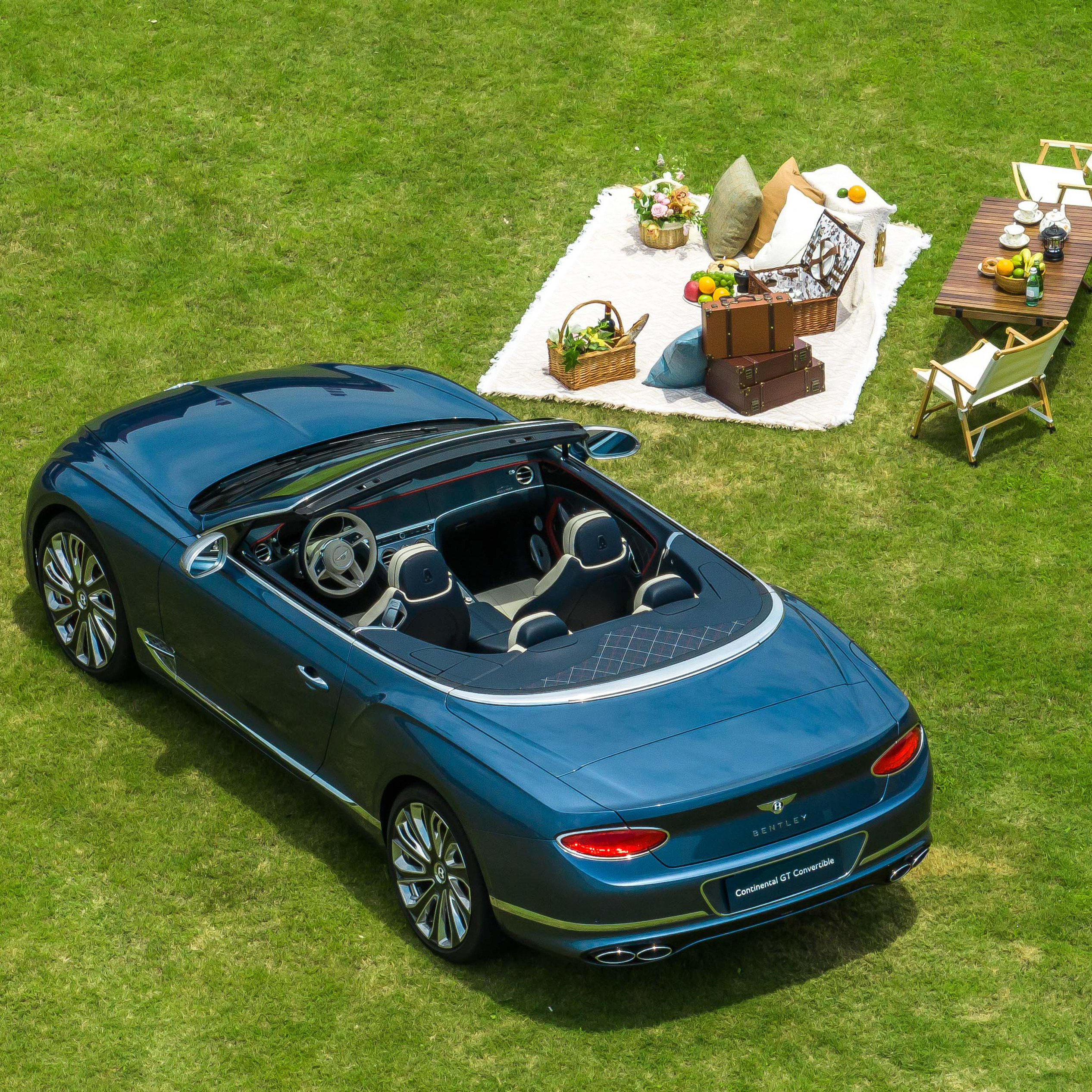 賓利敞篷最新車(chē)型，友情與溫情的完美融合