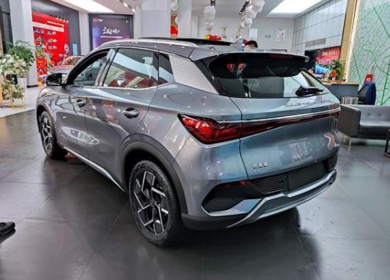 比亞迪電車最新動態(tài)引領(lǐng)行業(yè)革新風暴！