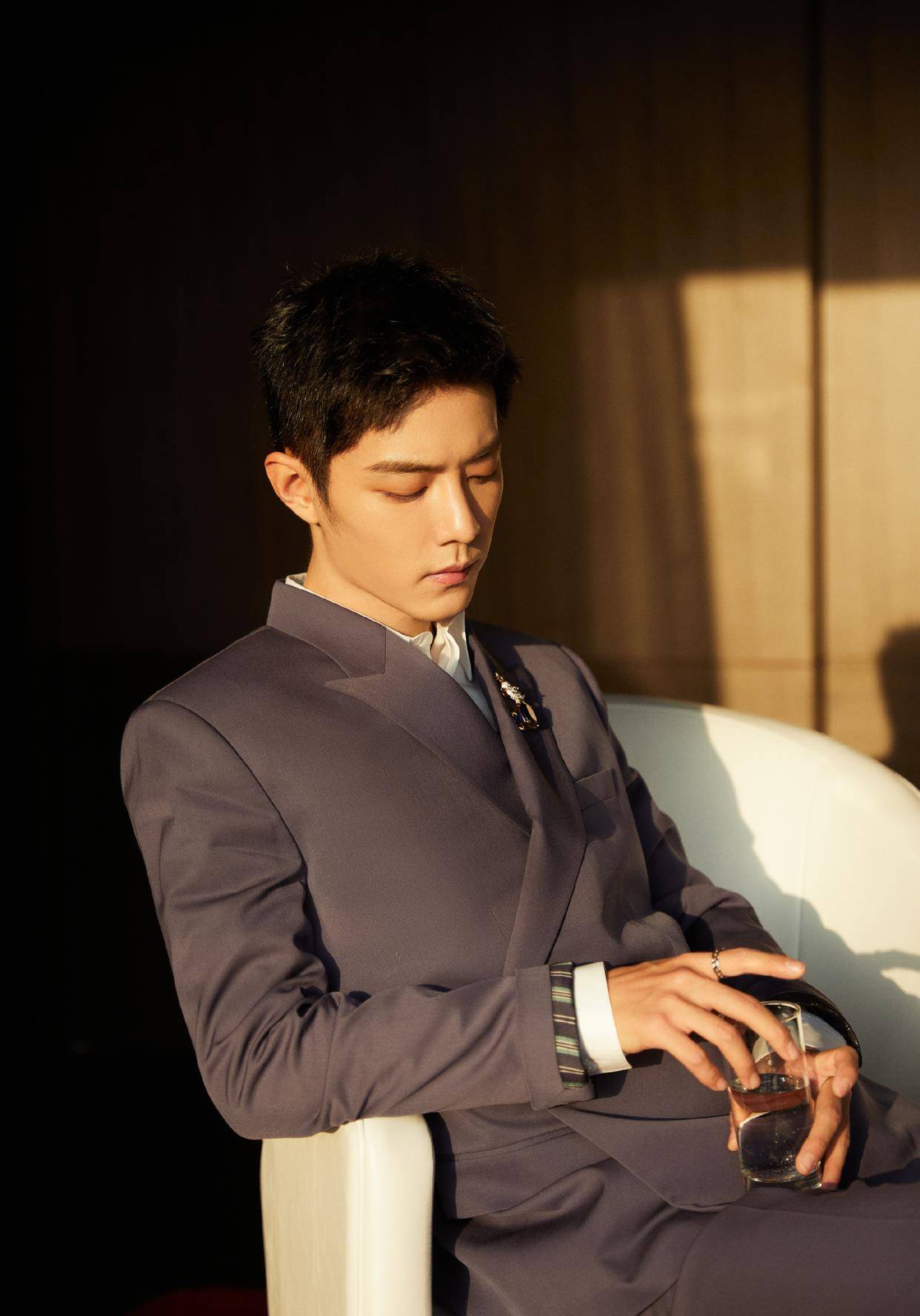 肖戰(zhàn)商務(wù)最新動(dòng)態(tài)，自信與成就感的勵(lì)志之旅匯總