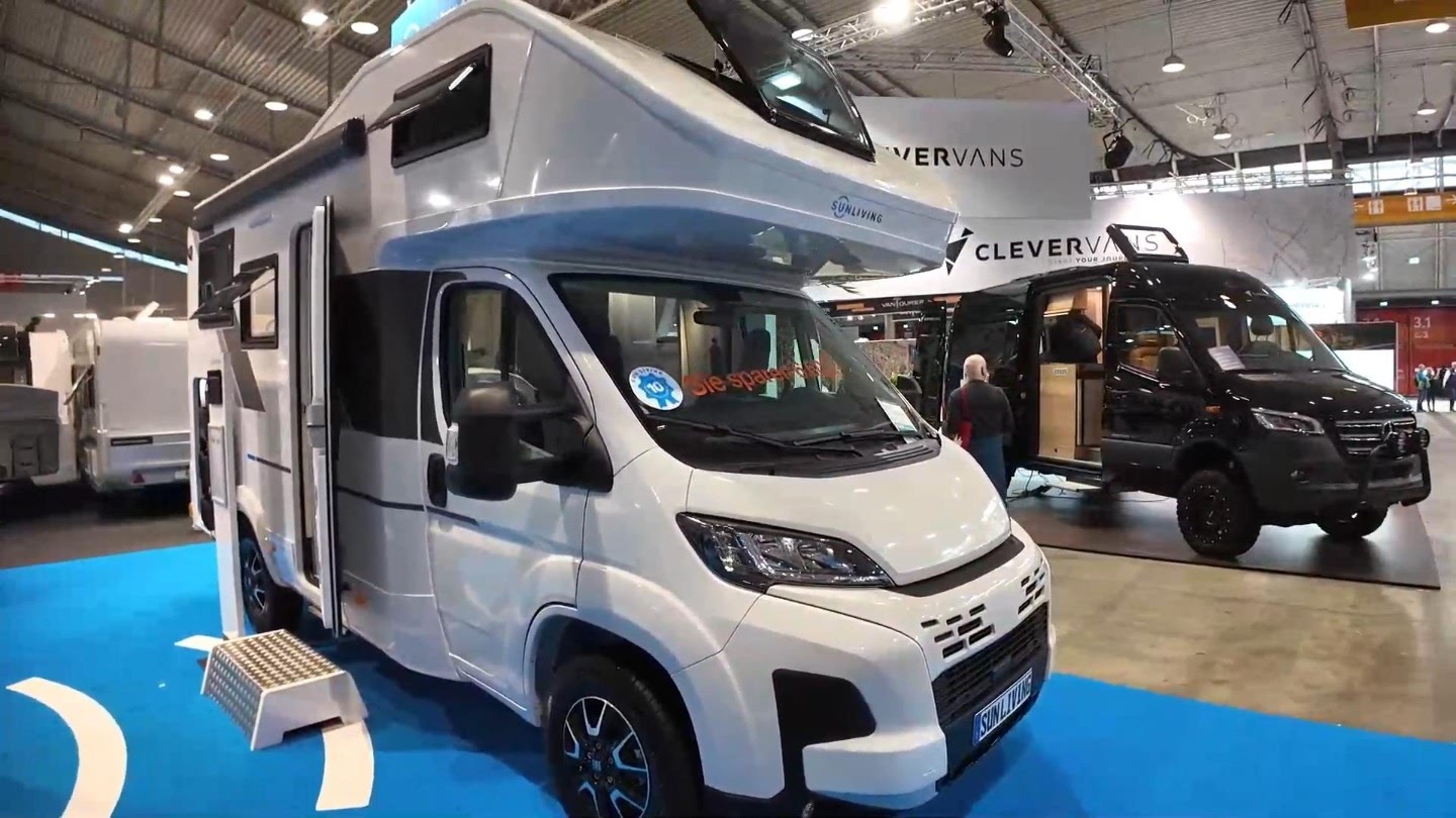 探索小巷中的驚喜，揭秘最新款房車發(fā)布，帶你領(lǐng)略未來生活新體驗