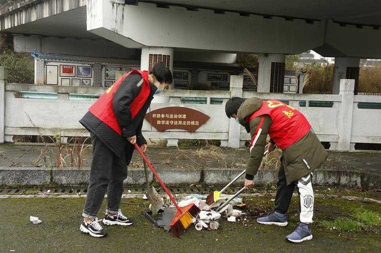 掃把最新動(dòng)態(tài)與小巷深處的獨(dú)特小店揭秘