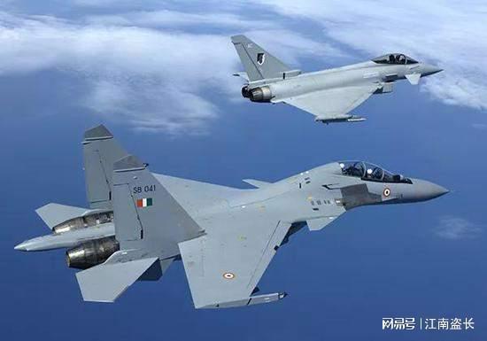 科技與力量之典范，最新型重型戰(zhàn)機重磅登場